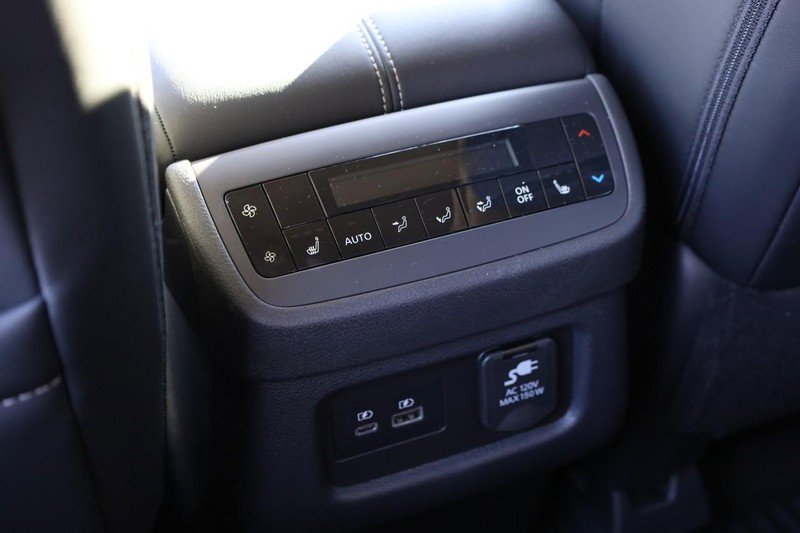 New 2025 Nissan Pathfinder Platinum image 26