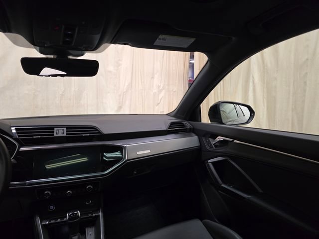 Certified 2024 Audi Q3 2.0T Premium w/ Convenience Package image 32