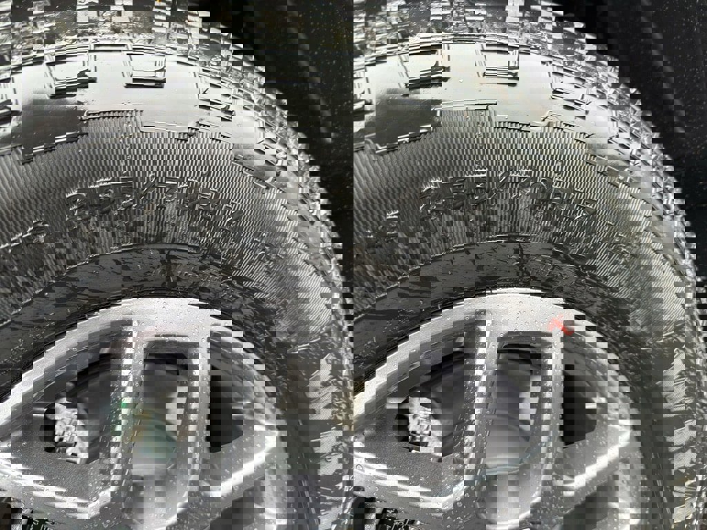 New 2025 Ford Ranger XLT w/ Equipment Group 301A High image 12