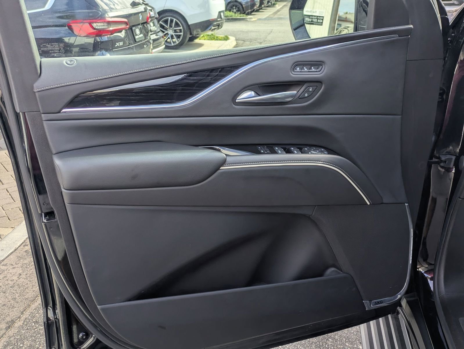 Used 2021 Cadillac Escalade ESV Sport w/ Driver Assist Tech Package AWD/4WD image 11