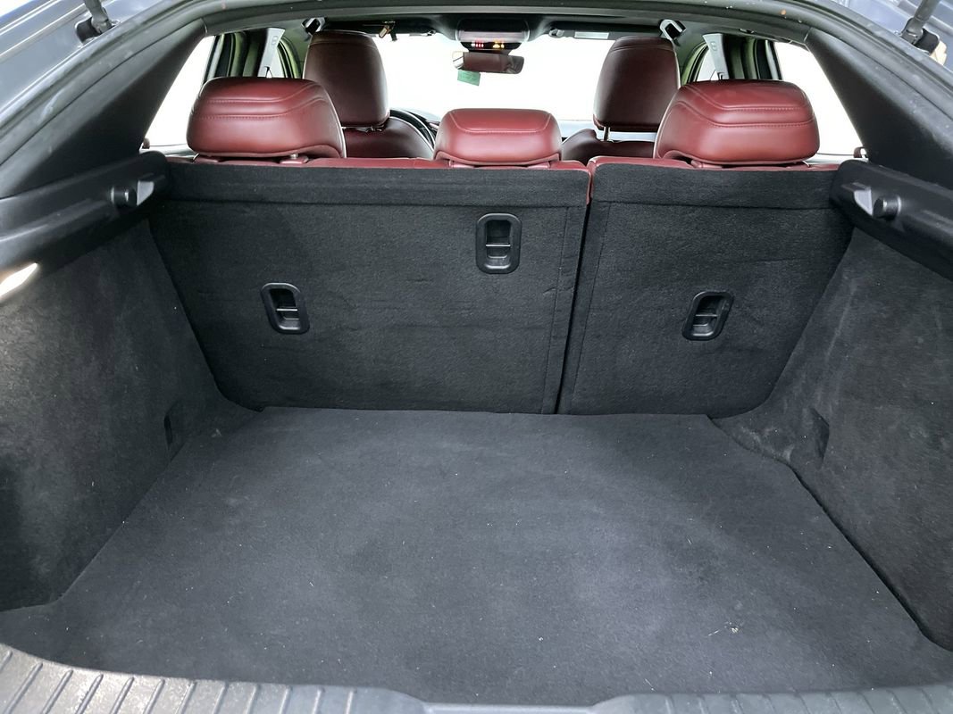 Used 2021 MAZDA MAZDA3 Hatchback w/Premium Plus Pkg image 28