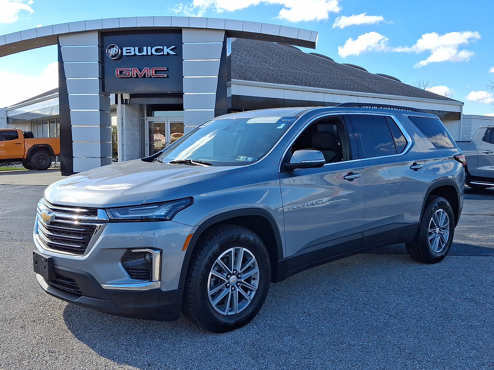 Certified 2023 Chevrolet Traverse LT w/ LPO, Floor Liner Package image 3