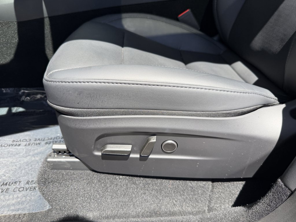 Used 2026 Tesla Model Y Long Range RWD image 35