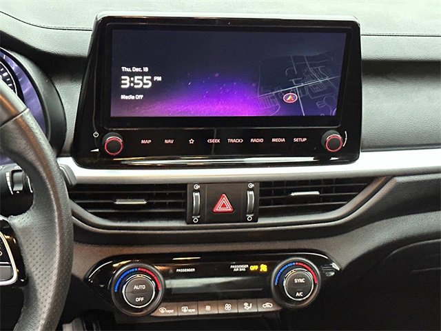 Certified 2024 Kia Forte GT-Line image 3