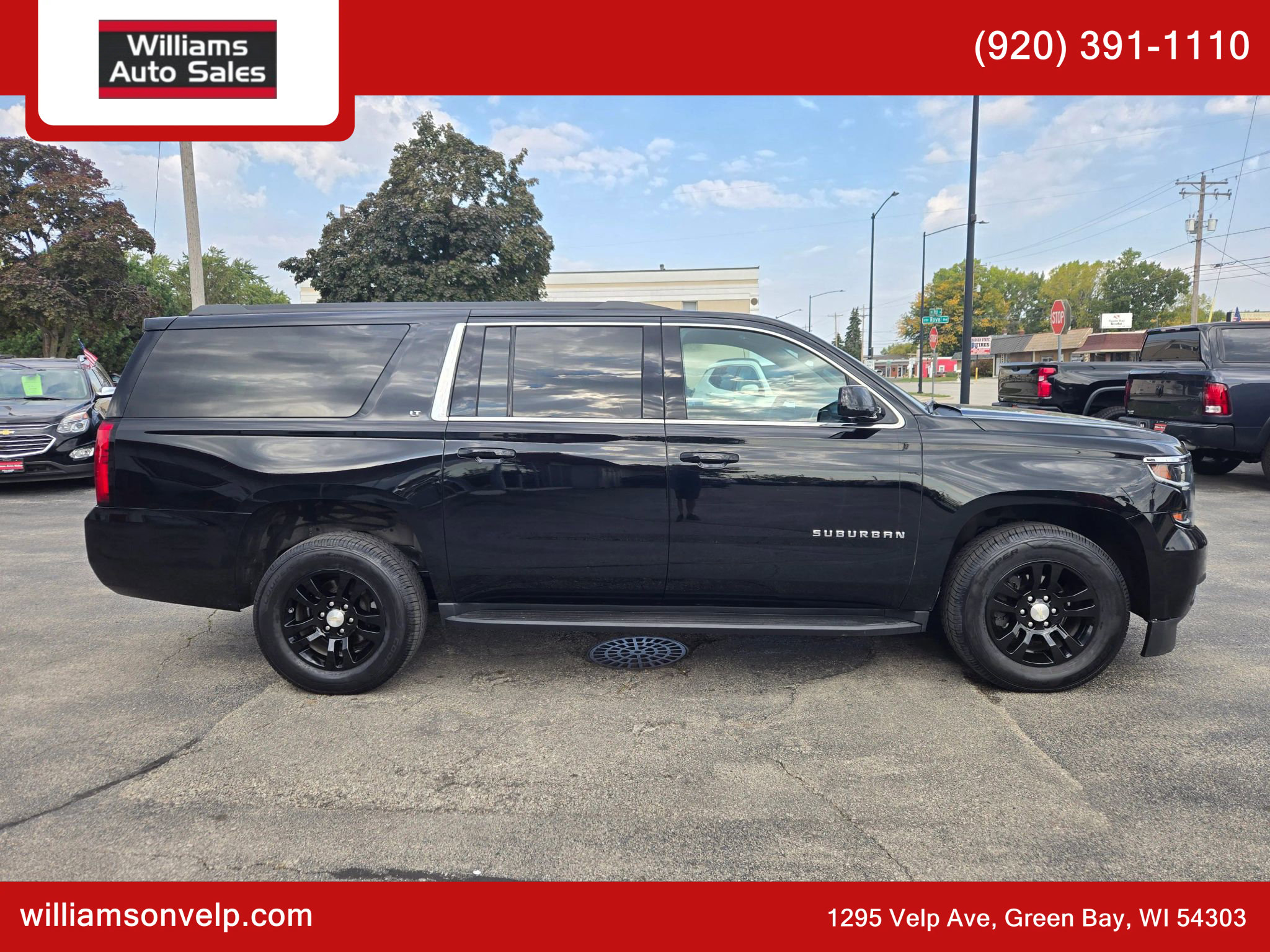 Used 2018 Chevrolet Suburban LT image 2
