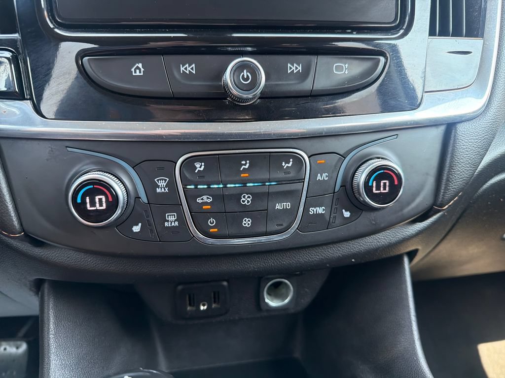 Used 2019 Chevrolet Traverse LT AWD/4WD image 18