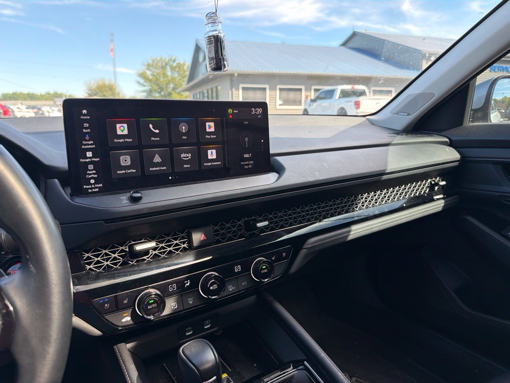 Used 2024 Honda Accord Touring image 22