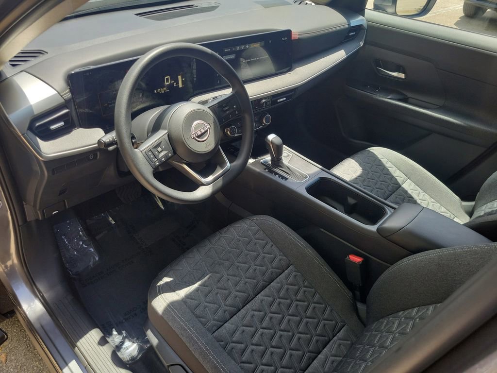 Certified 2025 Nissan Kicks SV FWD image 19