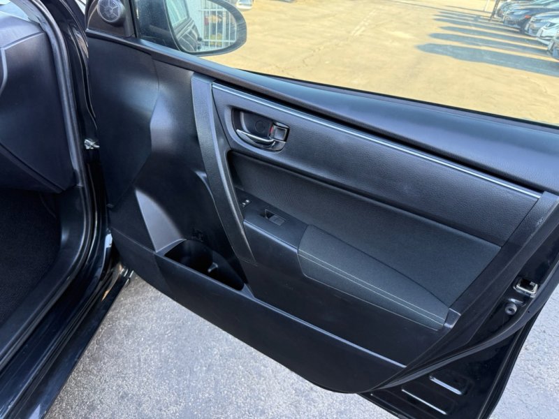 Used 2018 Toyota Corolla LE FWD image 25