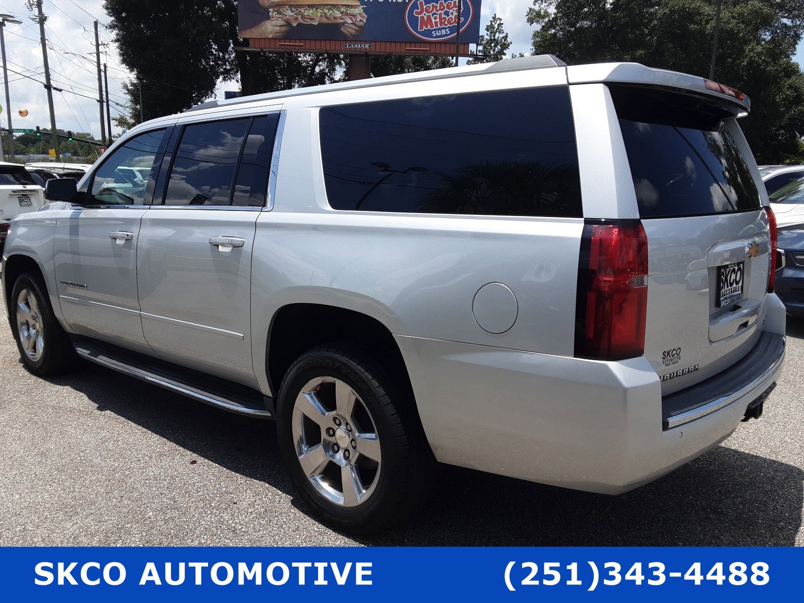 Used 2018 Chevrolet Suburban Premier RWD image 3