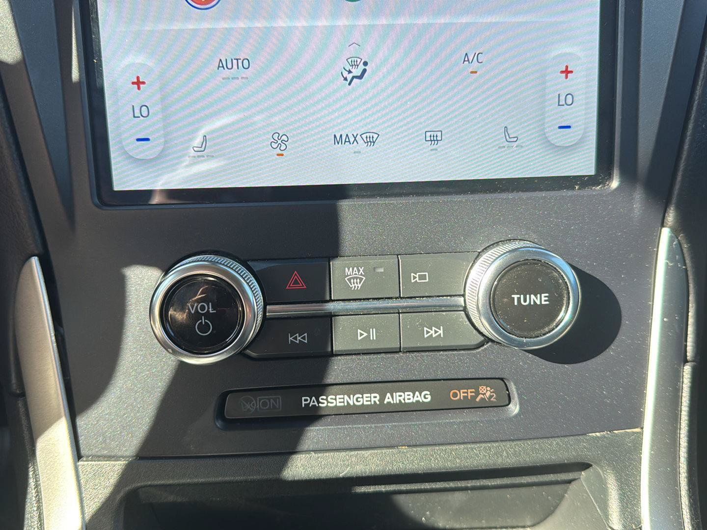 Used 2024 Ford Edge SEL AWD/4WD image 7