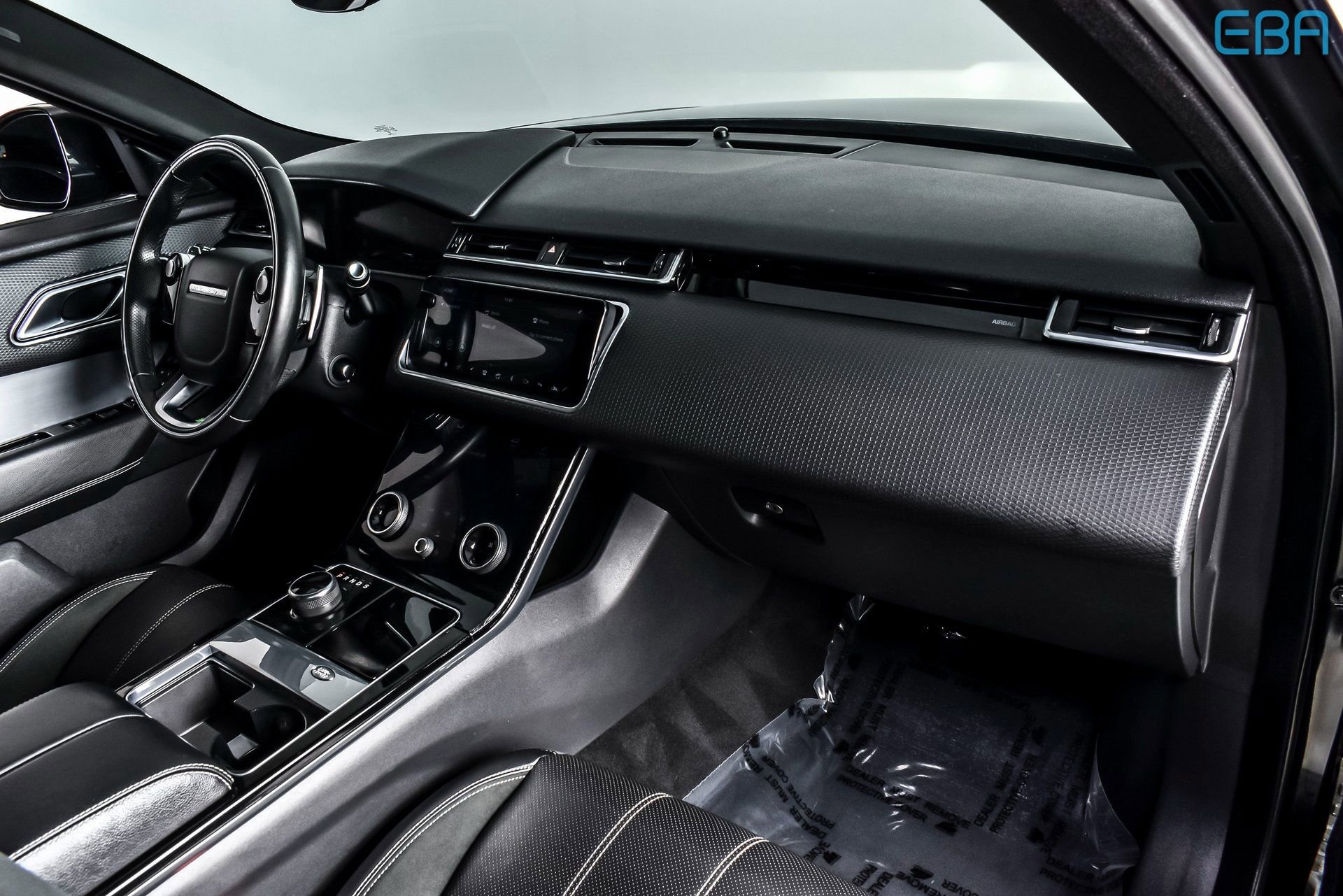 Used 2020 Land Rover Range Rover Velar R-Dynamic S image 24