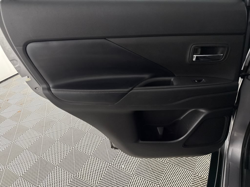 Used 2019 Mitsubishi Outlander SE AWD/4WD image 10