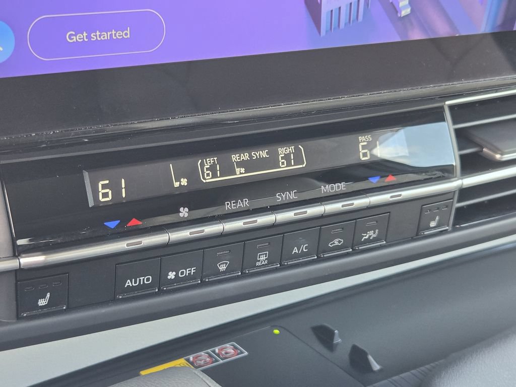 Used 2026 Toyota Sienna XLE FWD image 20