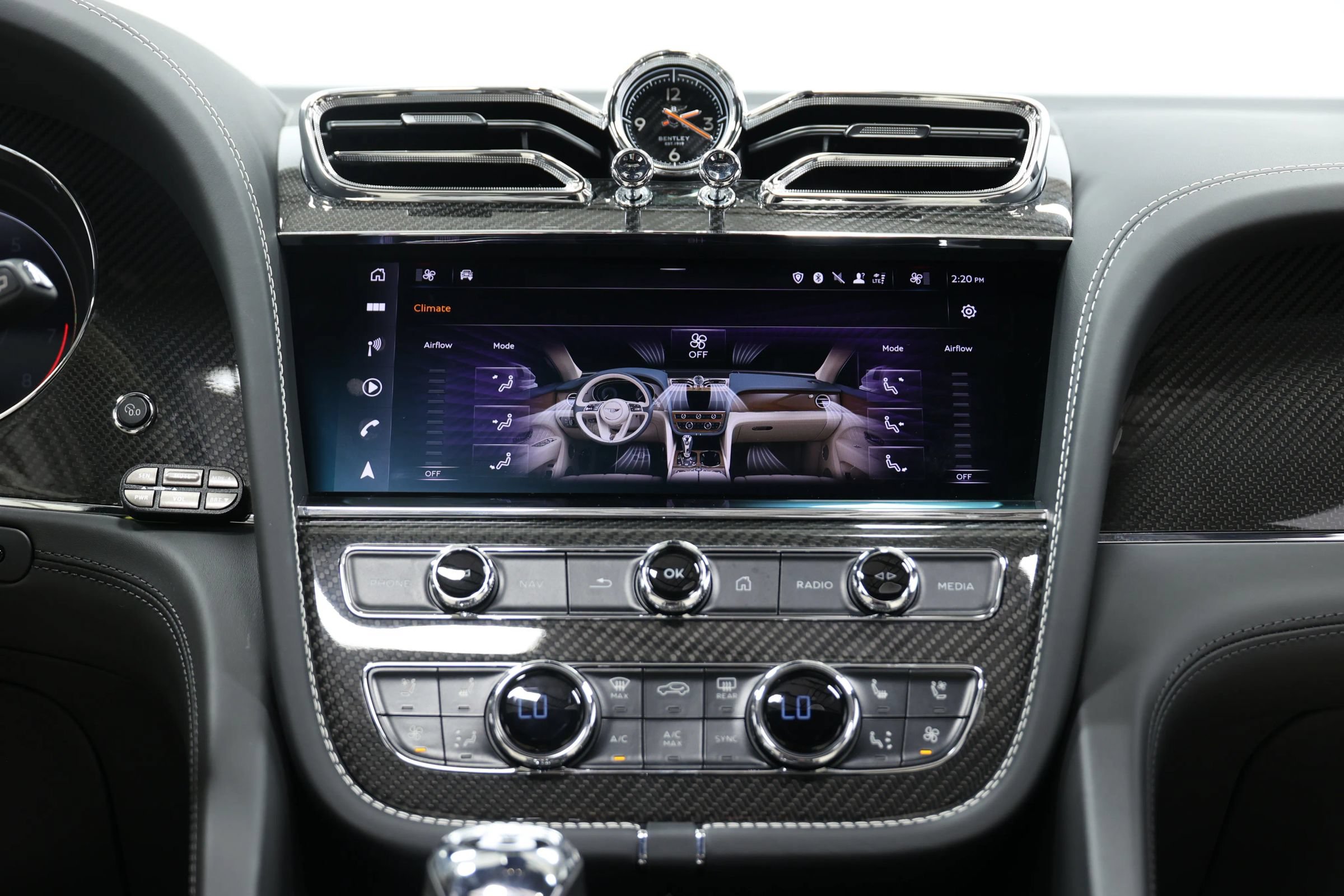 Used 2021 Bentley Bentayga w/ First Edition Specification AWD/4WD image 40
