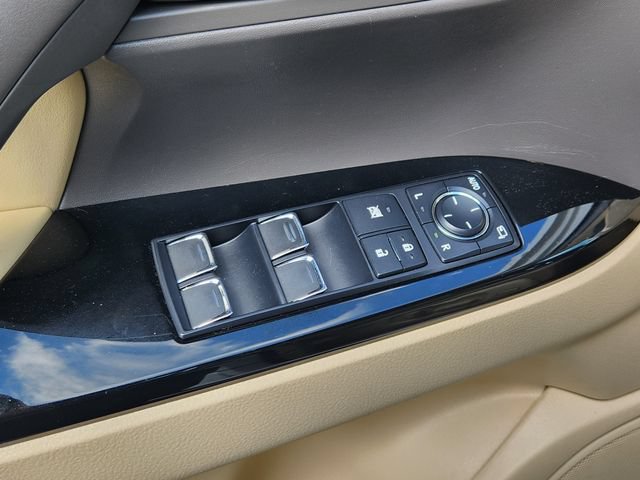 Used 2017 Lexus LX 570 4WD w/ Luxury Package image 11