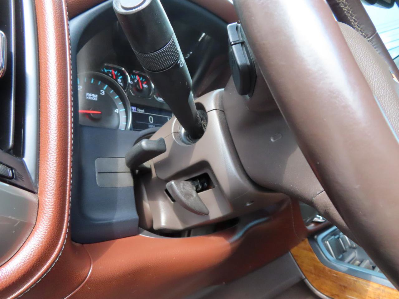 Used 2015 Chevrolet Silverado 2500 High Country w/ Duramax Plus Package AWD/4WD image 27