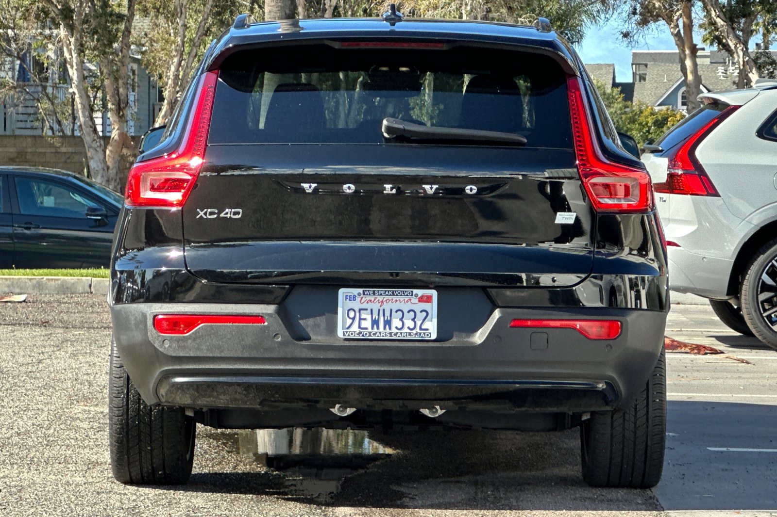 Certified 2023 Volvo XC40 Recharge Core image 5