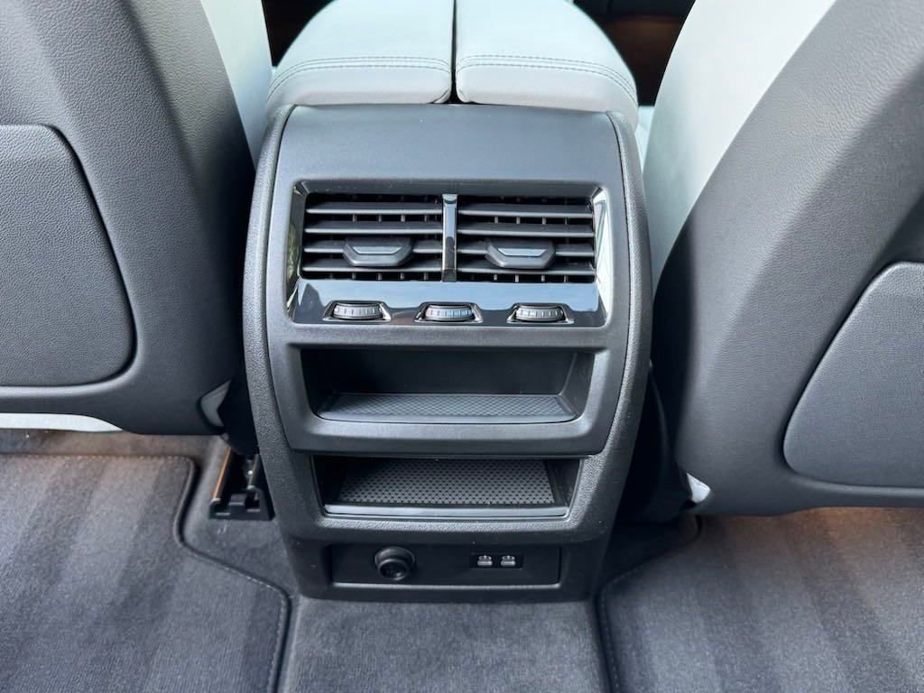 Used 2025 BMW X5 xDrive50e w/ M Sport Package image 16