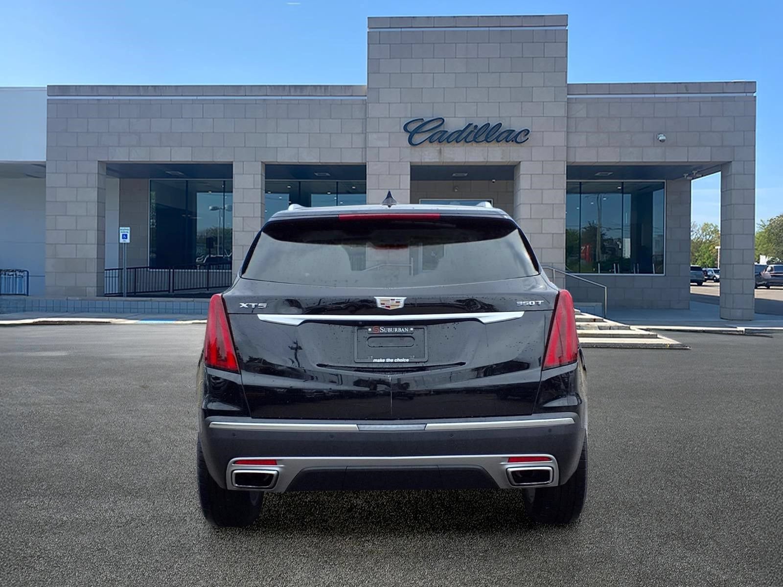 Used 2024 Cadillac XT5 Premium Luxury w/ LPO, Floor Liner Package FWD image 6