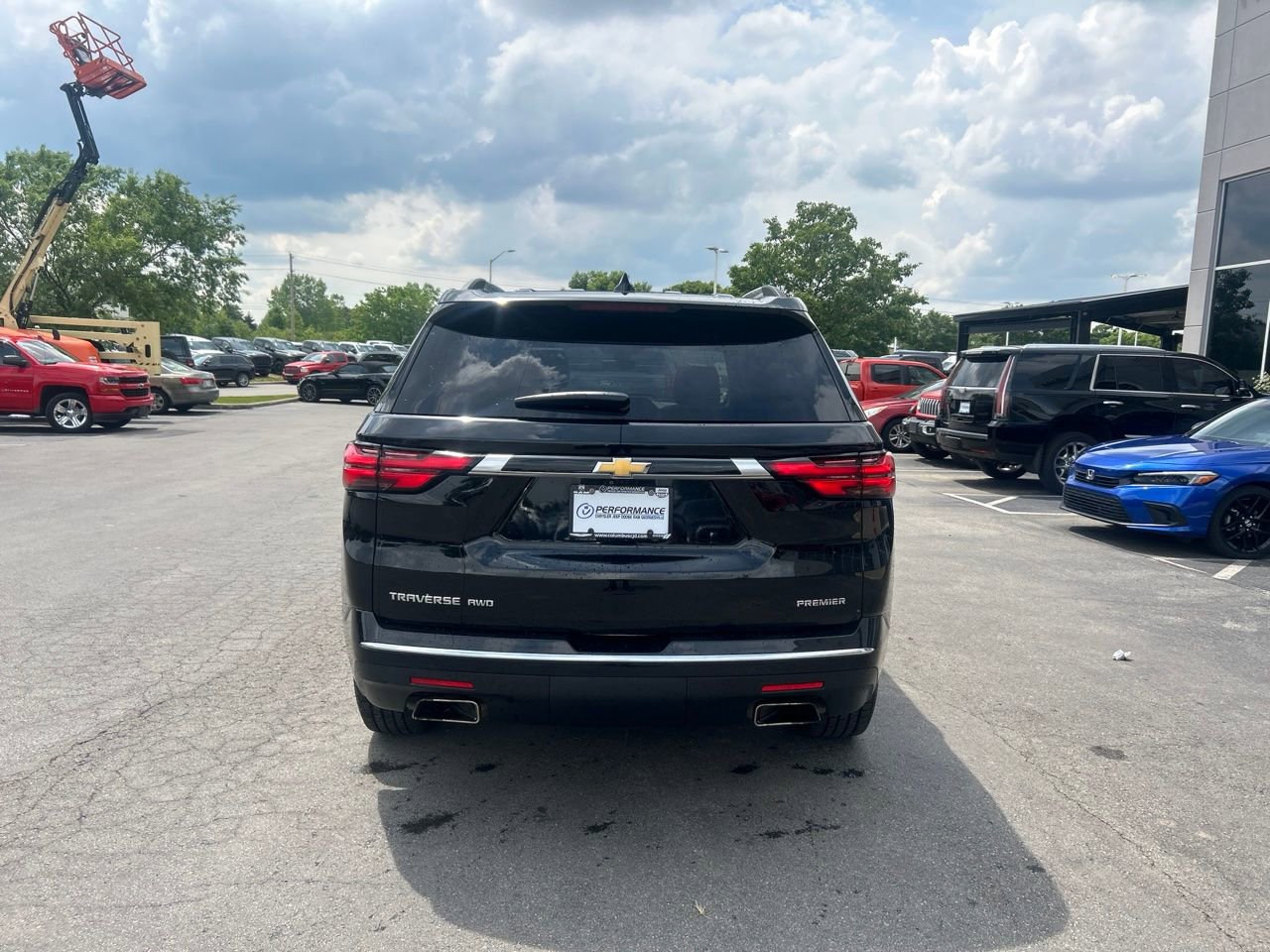 Used 2023 Chevrolet Traverse Premier AWD/4WD image 4