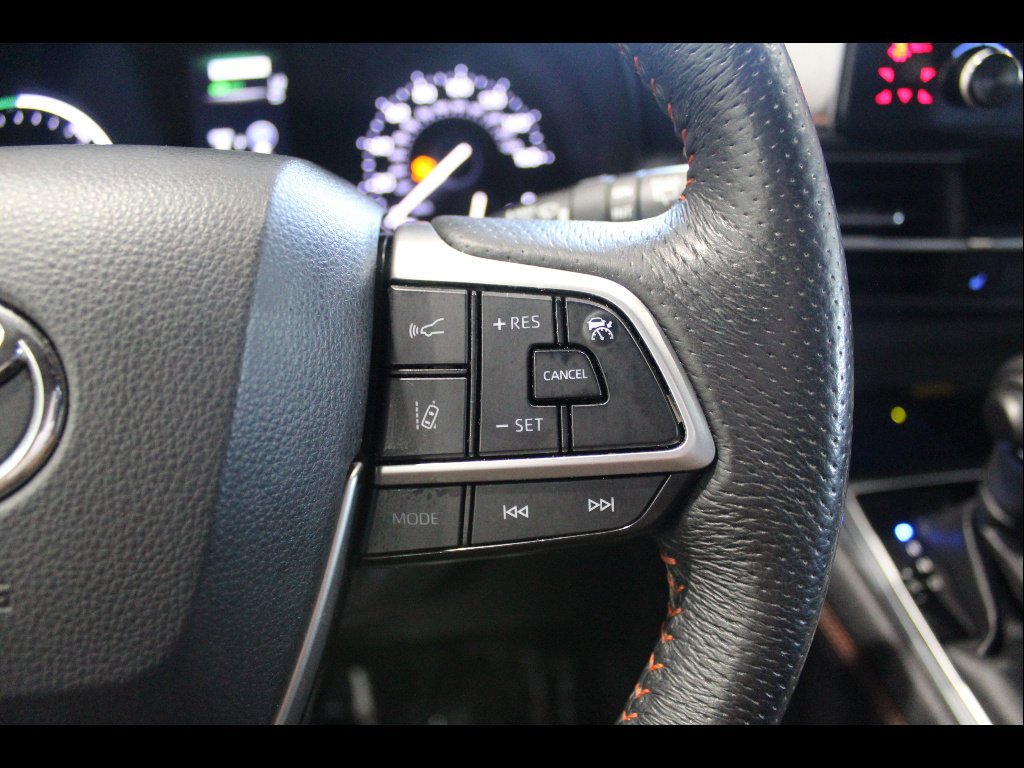 Used 2021 Toyota Sienna XSE w/ XSE Plus Package FWD image 21