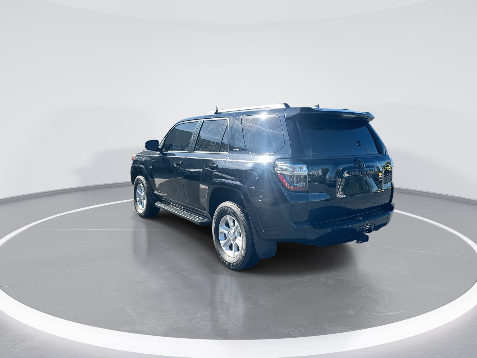 Used 2024 Toyota 4Runner SR5 Premium w/ Moonroof Package AWD/4WD image 7