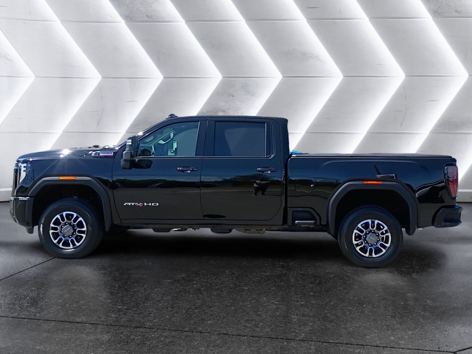 Used 2025 GMC Sierra 2500 AT4 AWD/4WD image 3