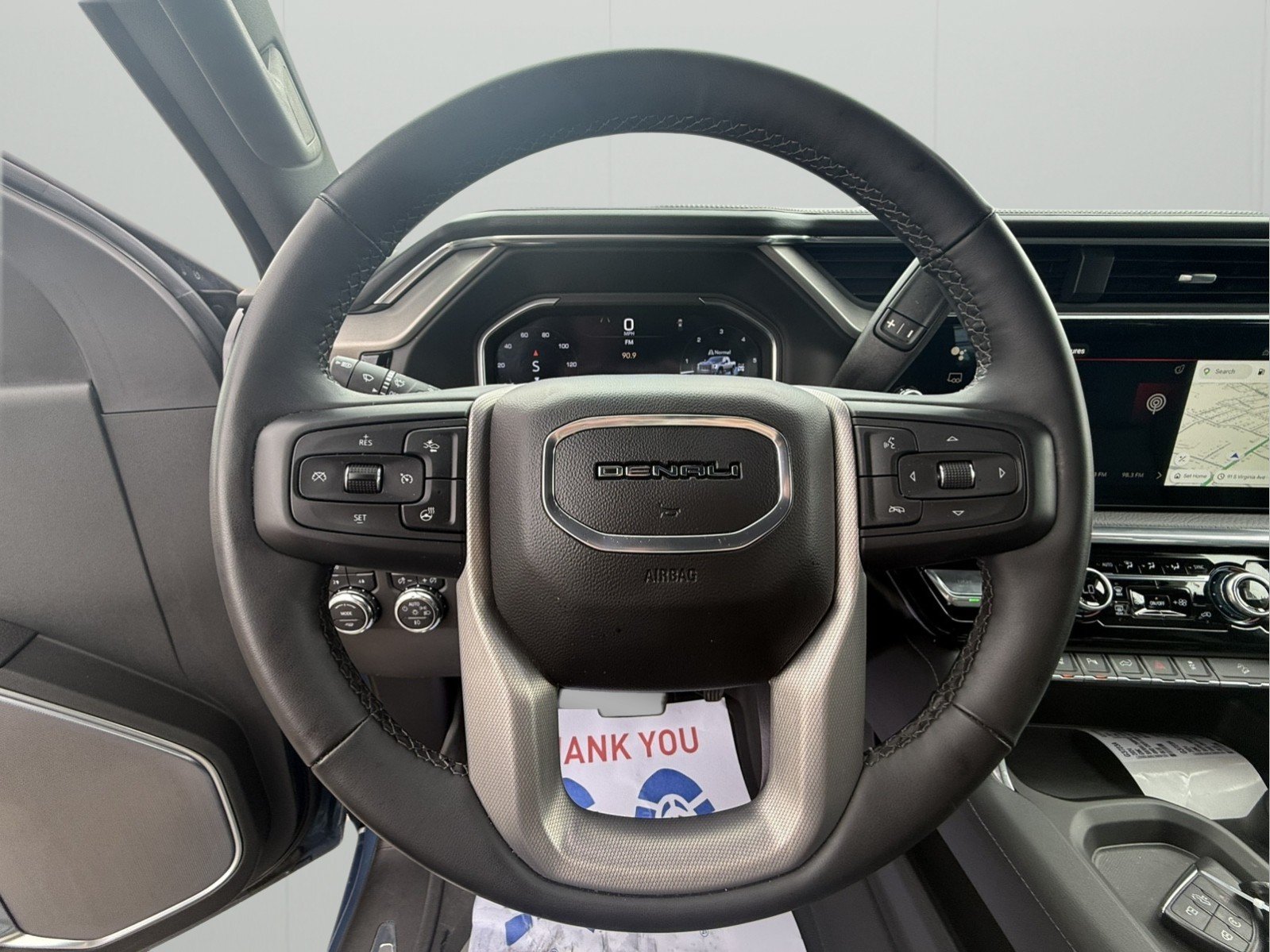 Used 2024 GMC Sierra 2500 Denali w/ Denali Reserve Package AWD/4WD image 17