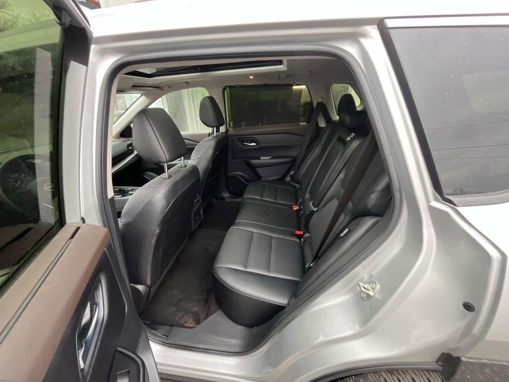 Used 2023 Nissan Rogue SV w/ SV Premium B Package image 22