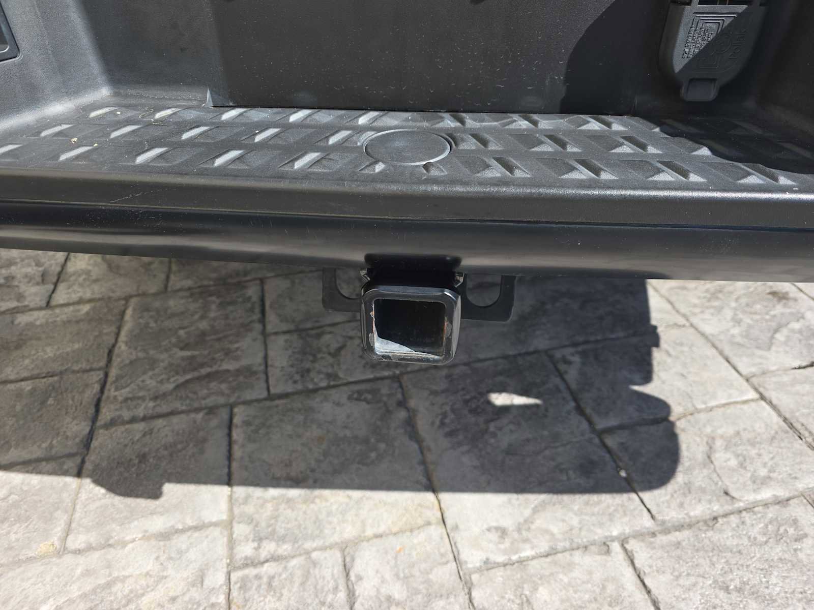 Used 2022 Nissan Titan S image 6