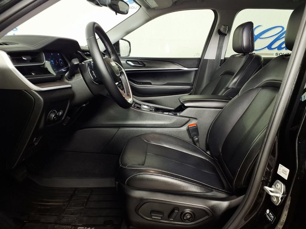 Used 2022 Jeep Grand Cherokee L Limited w/ Black Appearance Package RWD image 7