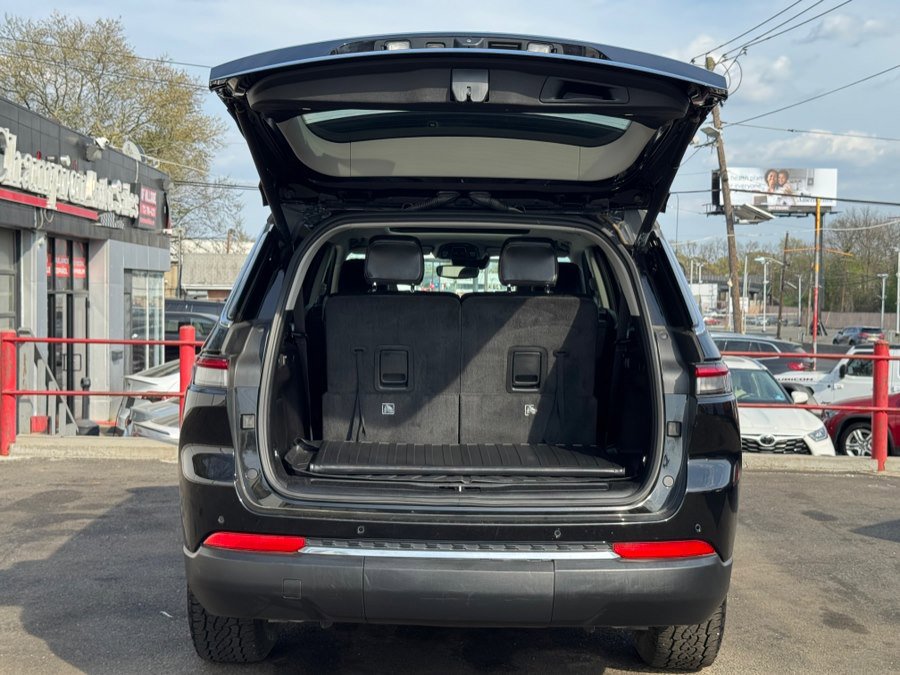 Used 2021 Jeep Grand Cherokee L Limited AWD/4WD image 30
