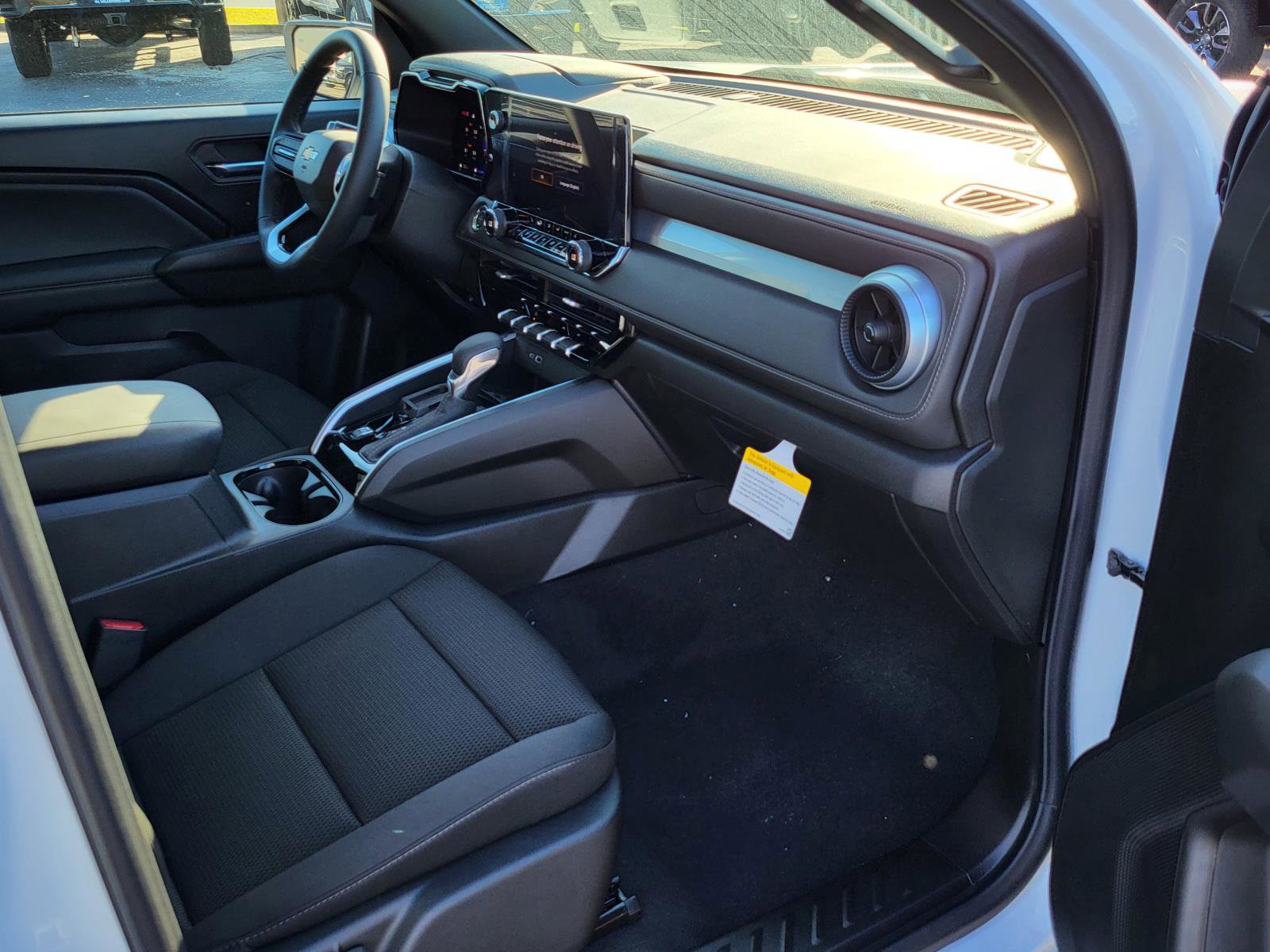 New 2026 Chevrolet Colorado LT image 9