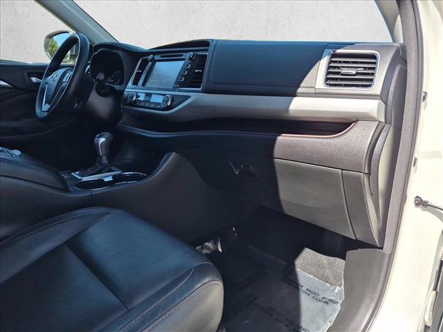 Used 2015 Toyota Highlander XLE AWD/4WD image 23