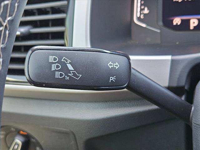 Used 2023 Volkswagen Atlas SE w/ Black Wheel Package AWD/4WD image 17