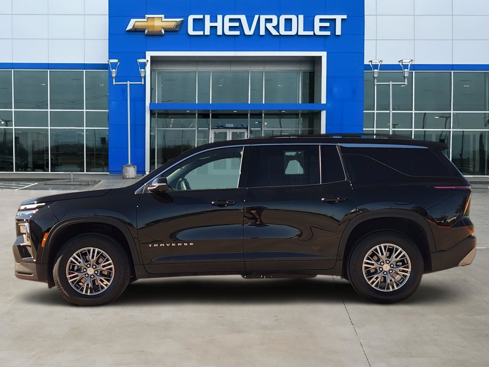Certified 2026 Chevrolet Traverse LT w/ Driver Confidence Package FWD image 3