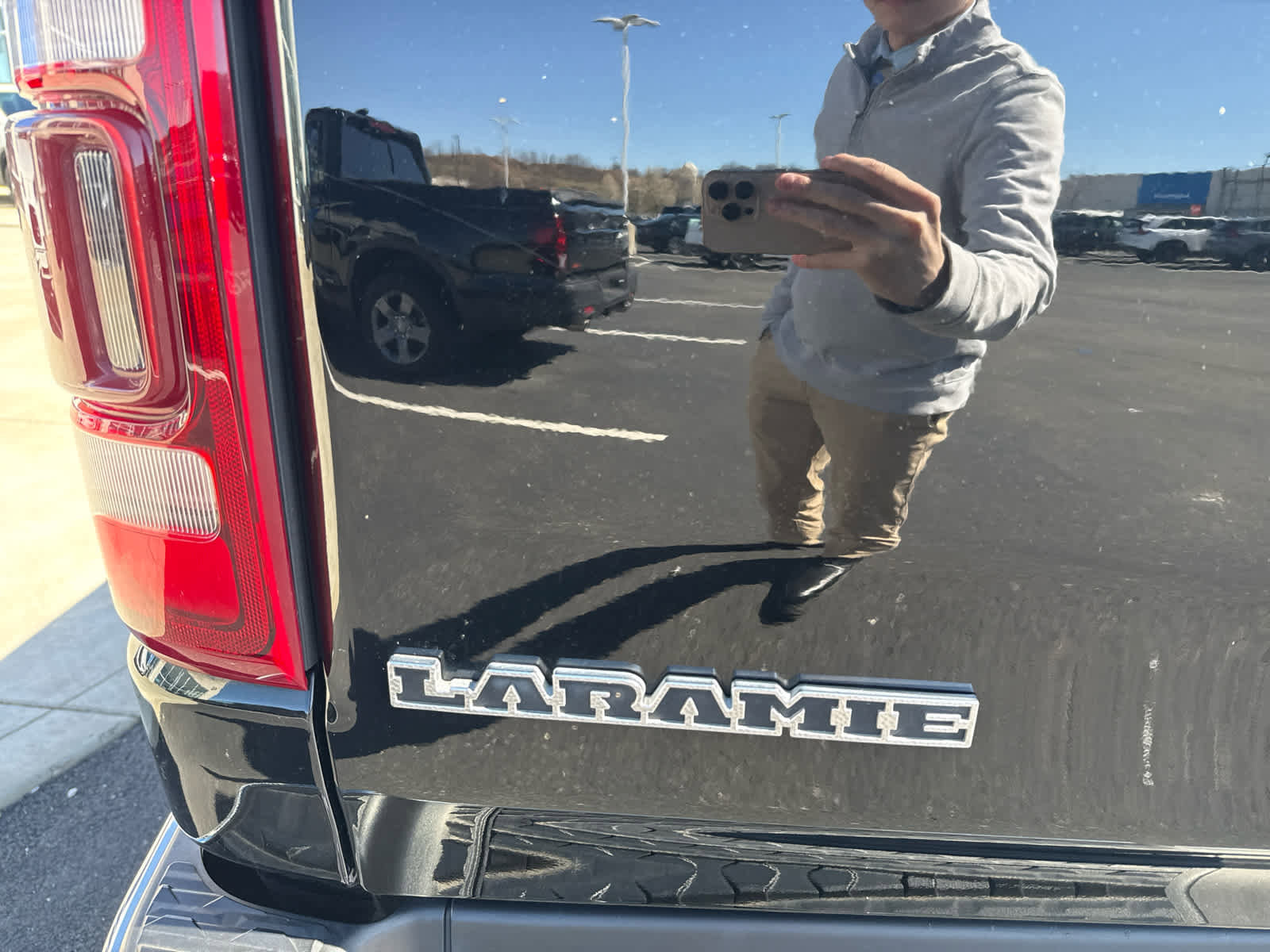 Used 2024 RAM 1500 Laramie image 10