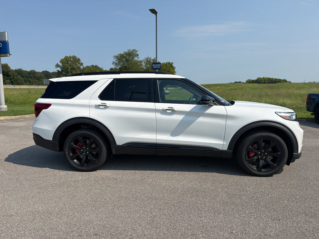 Certified 2024 Ford Explorer ST w/ Equipment Group 401A AWD/4WD image 4