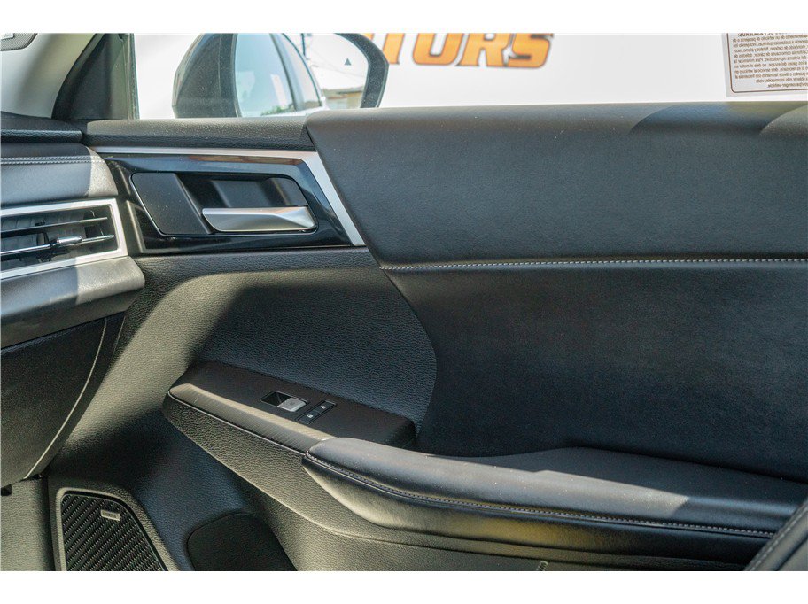 Used 2025 Mitsubishi Outlander AWD image 24