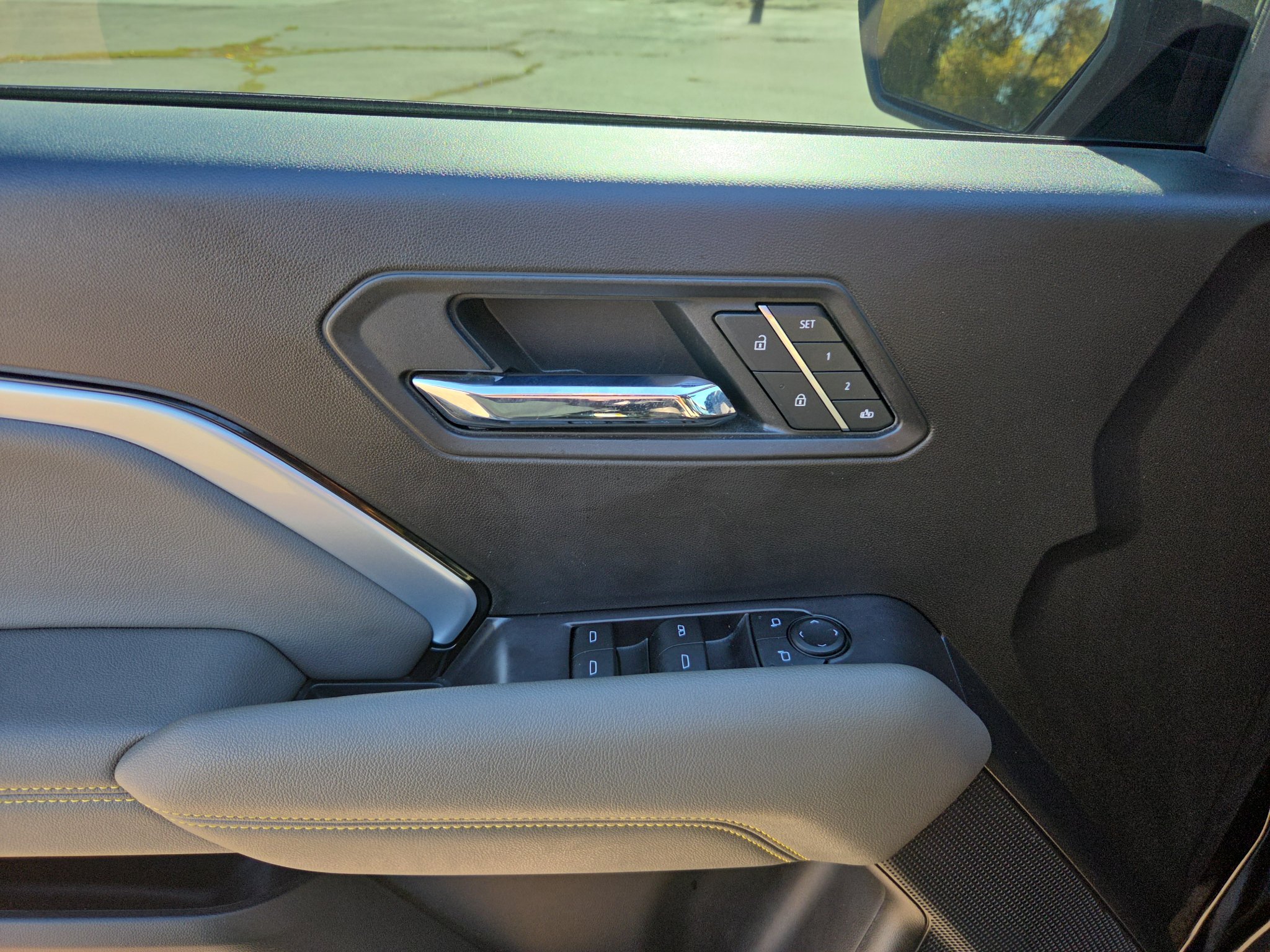 Used 2023 Chevrolet Colorado ZR2 w/ ZR2 Convenience Package III AWD/4WD image 15