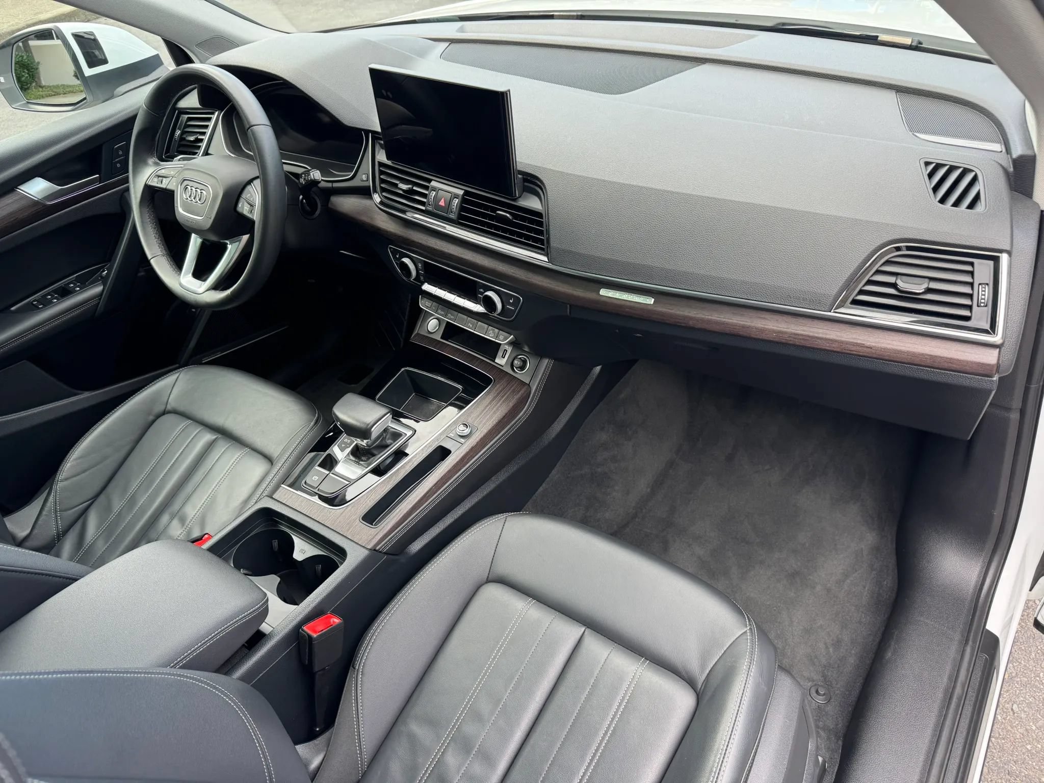 Used 2023 Audi Q5 2.0T Premium Plus w/ Premium Plus Package AWD/4WD image 23