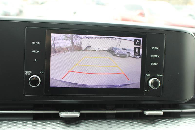 Used 2022 Kia Carnival LX image 17