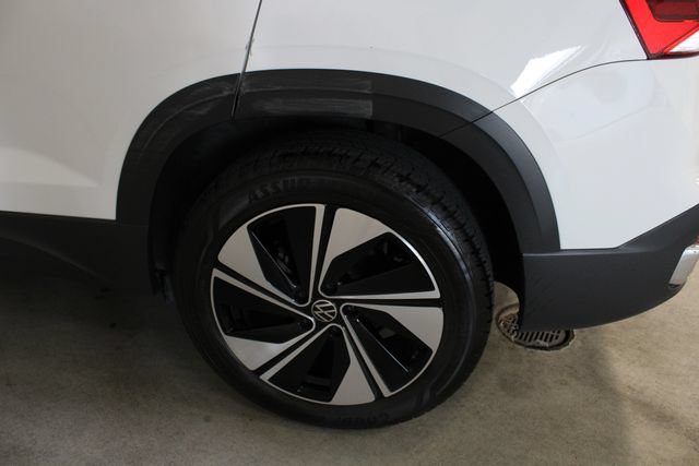 Used 2024 Volkswagen Taos SE AWD/4WD image 28