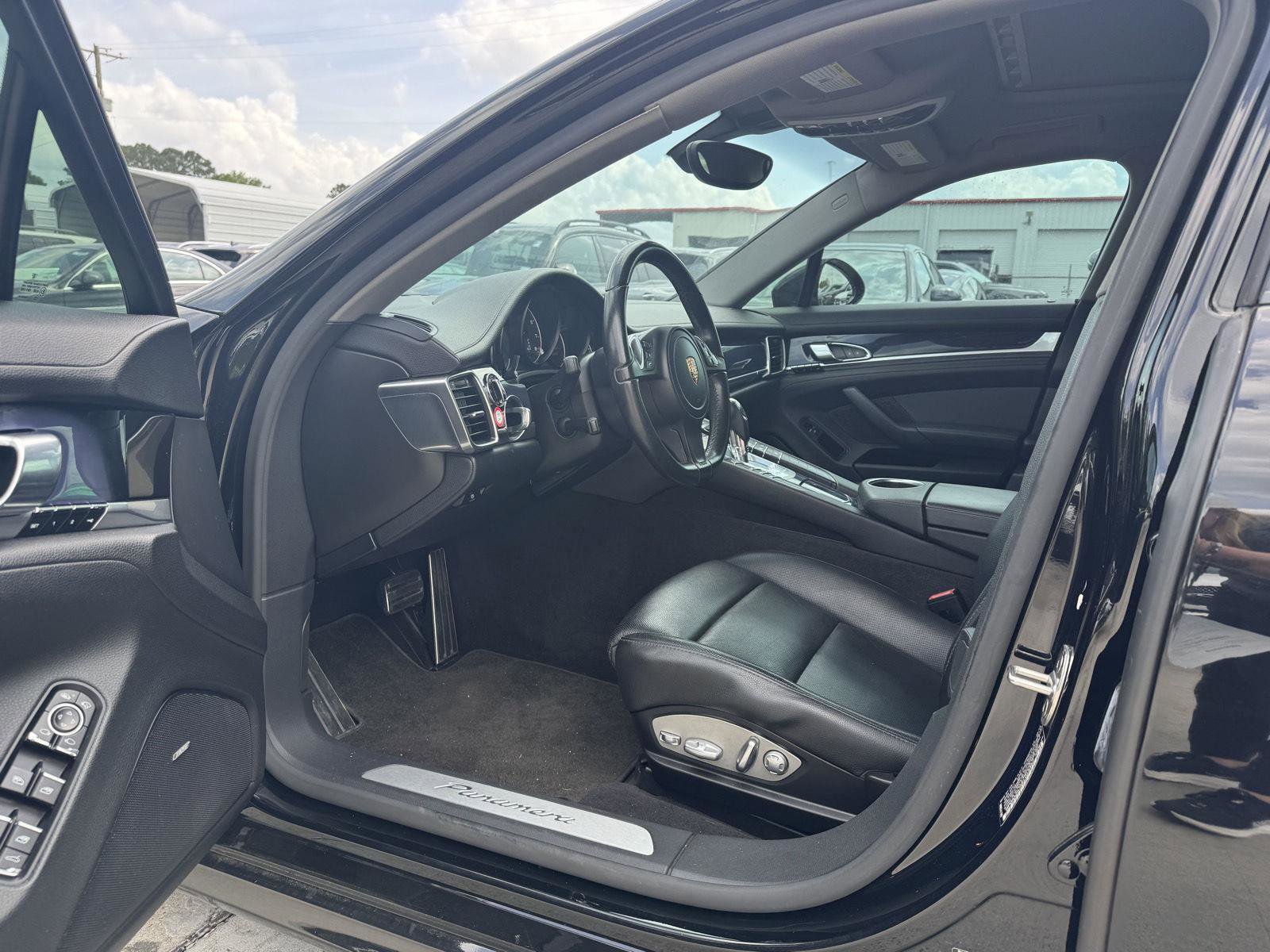 Used 2014 Porsche Panamera 4 image 4