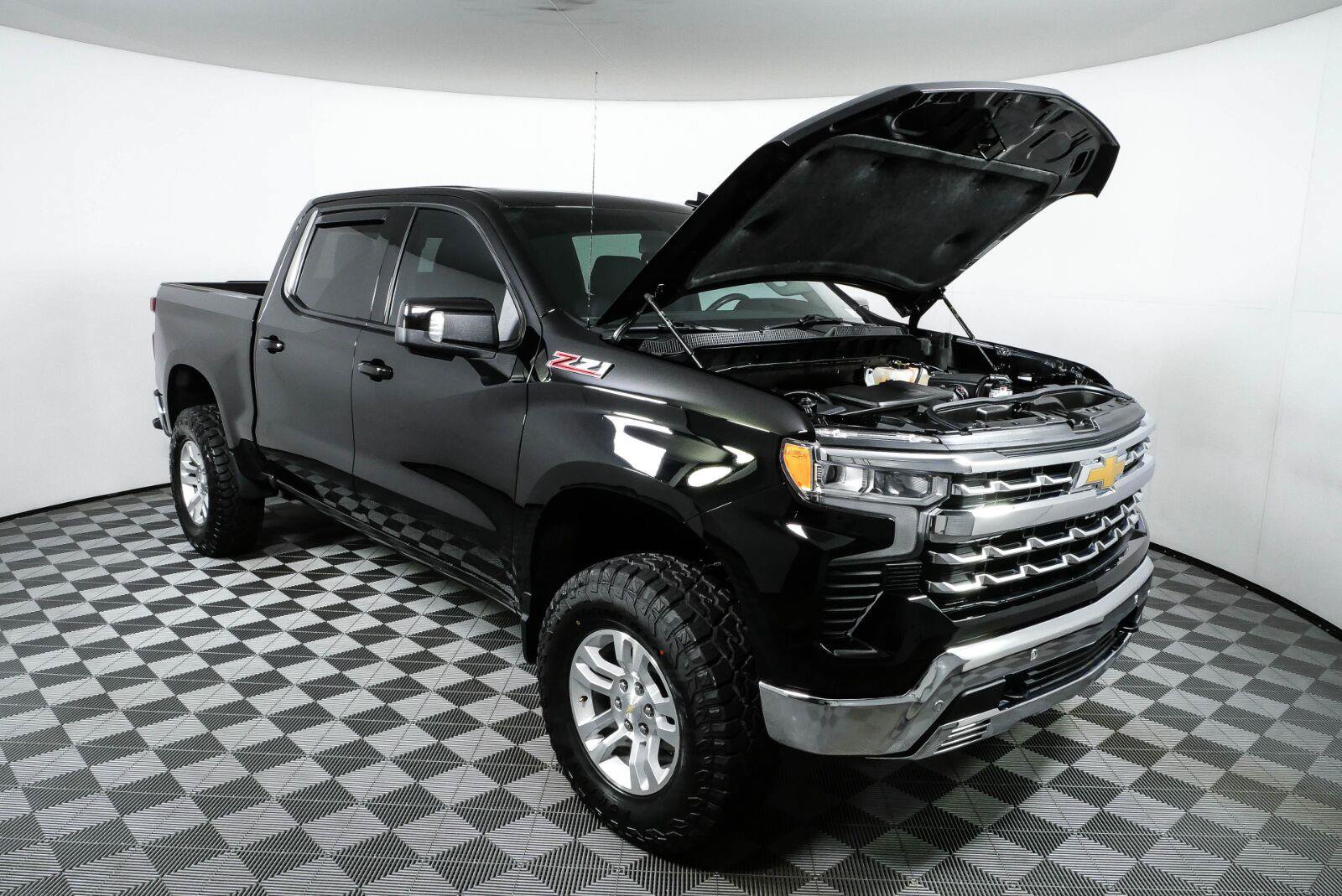 Used 2022 Chevrolet Silverado 1500 LTZ w/ LTZ Convenience Package II AWD/4WD image 33