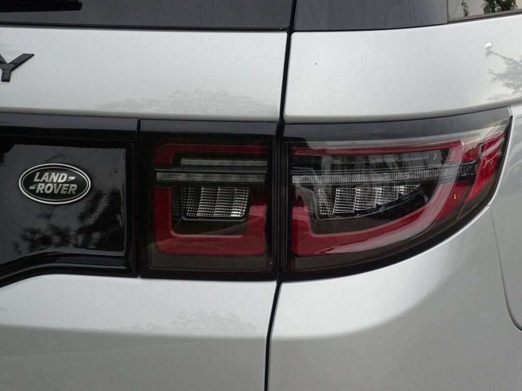 Used 2022 Land Rover Discovery Sport S R-Dynamic image 15