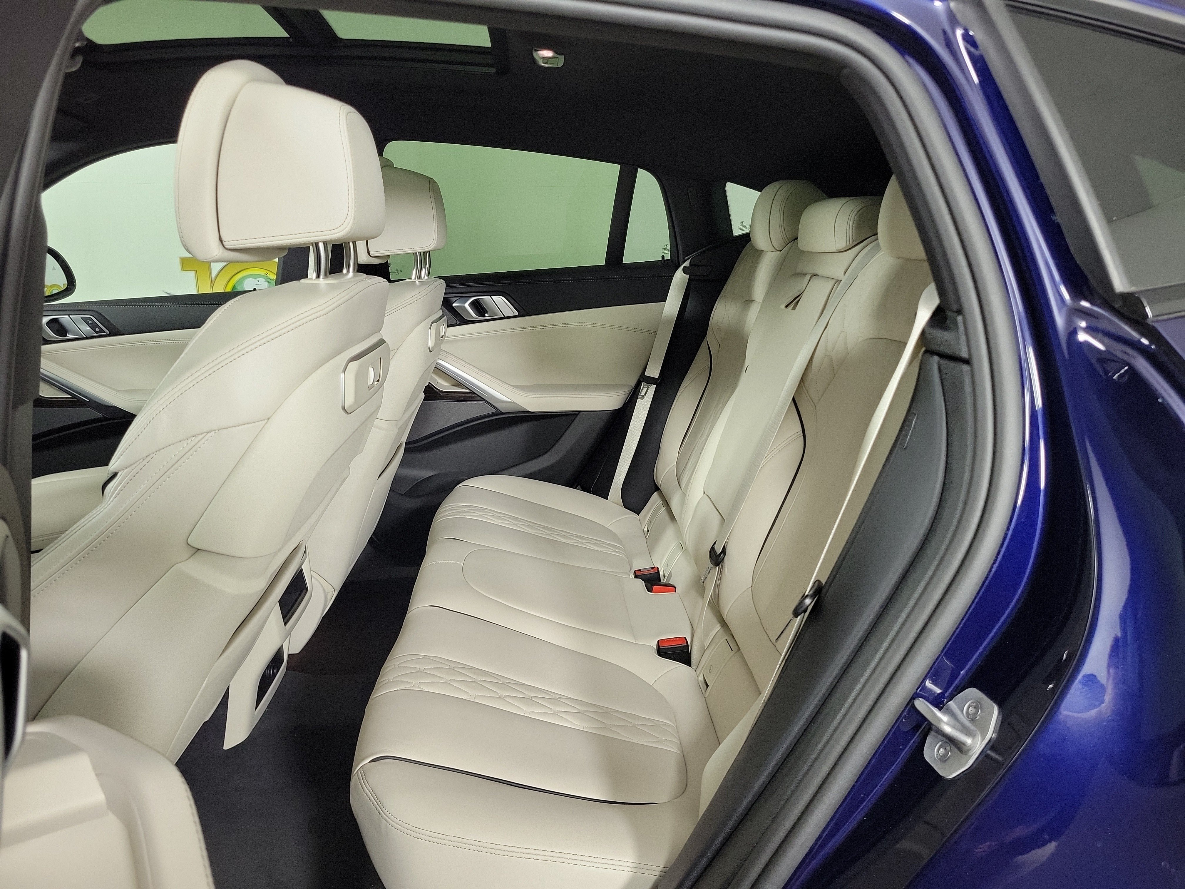 Certified 2025 BMW X6 M60i AWD/4WD image 10