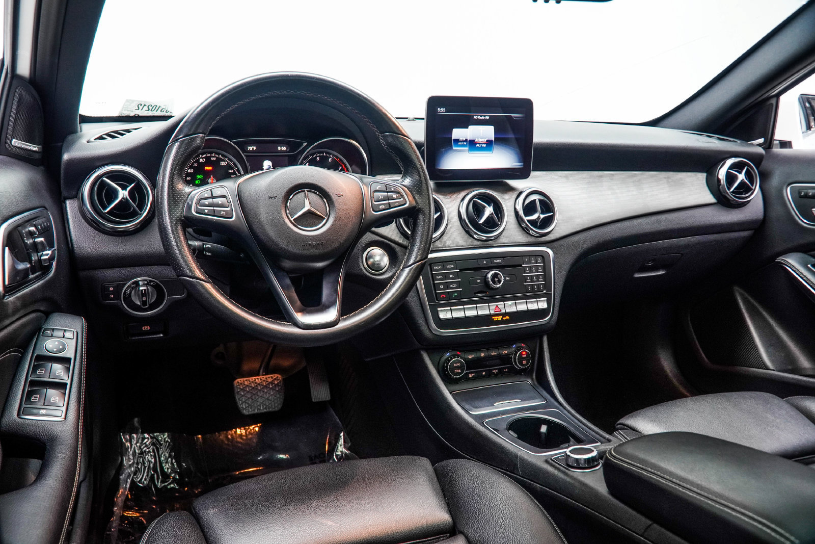 Used 2018 Mercedes-Benz GLA 250 4MATIC image 17