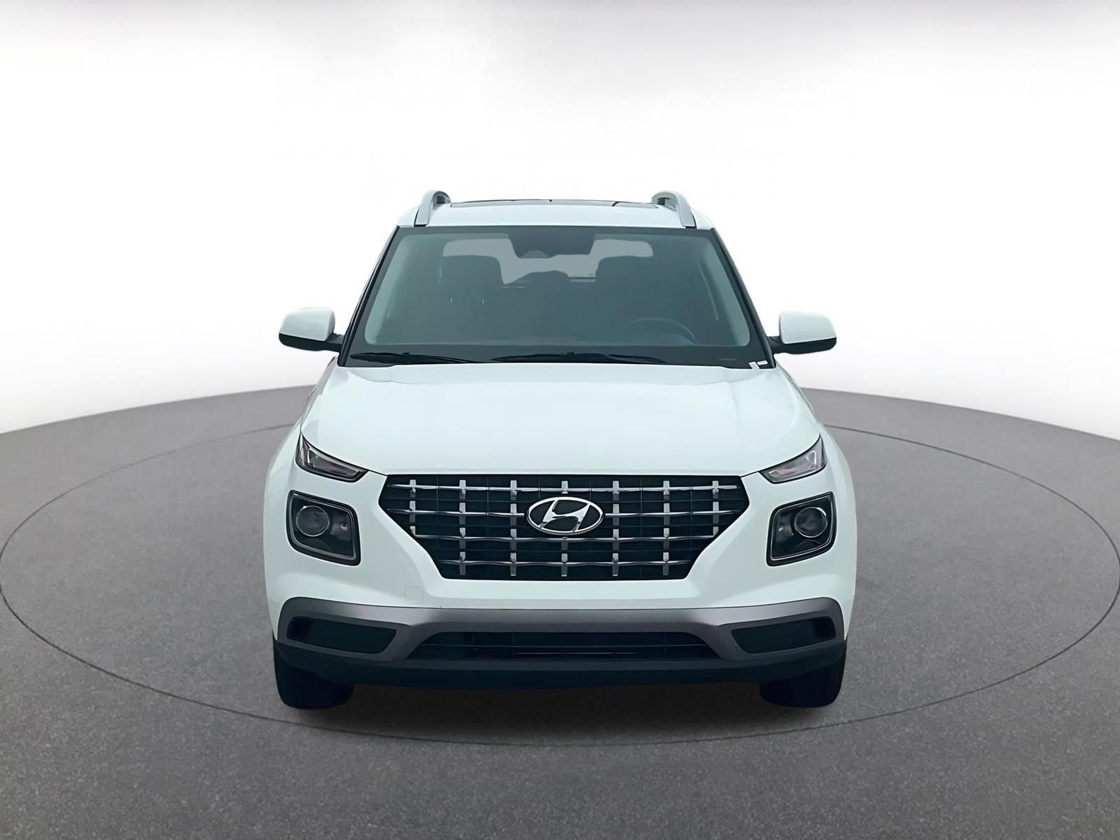 Used 2026 Hyundai Venue SEL FWD image 4